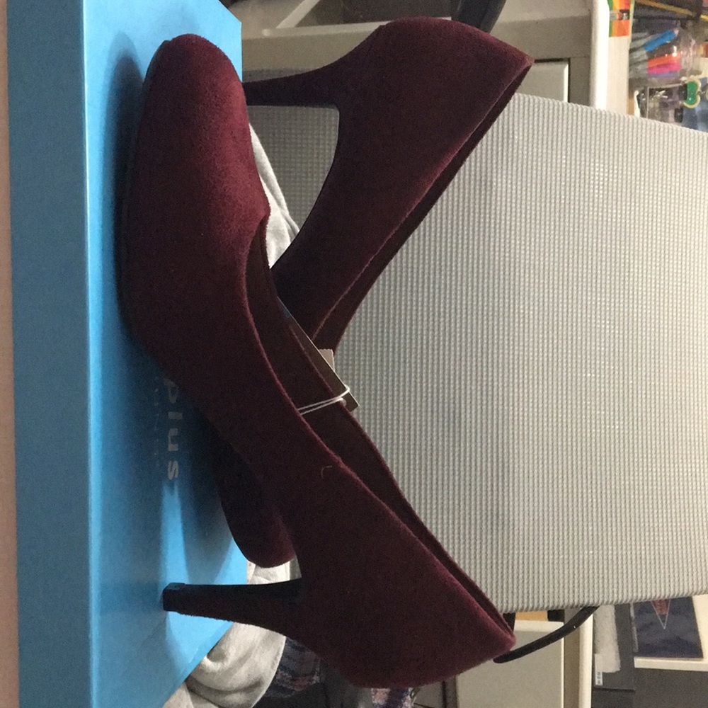 Comfort plus heels, wine color